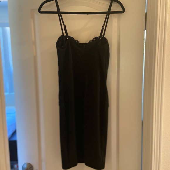 🆕WT! Nordstrom’s Haute Mode Lil Black Dress - full Cup support - Picture 2 of 10